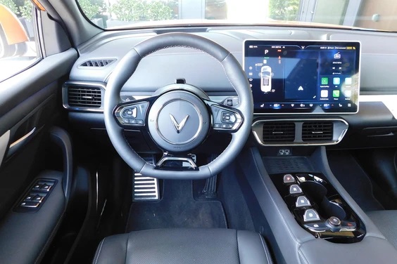 Driving Canada: VF 8 là 1 trong 3 mẫu xe điện đẹp nhất hiện nay ở Canada-2