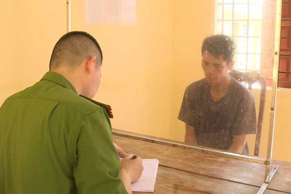 Bé gái 3 tháng tuổi bị bạo hành đến chấn thương sọ não-2