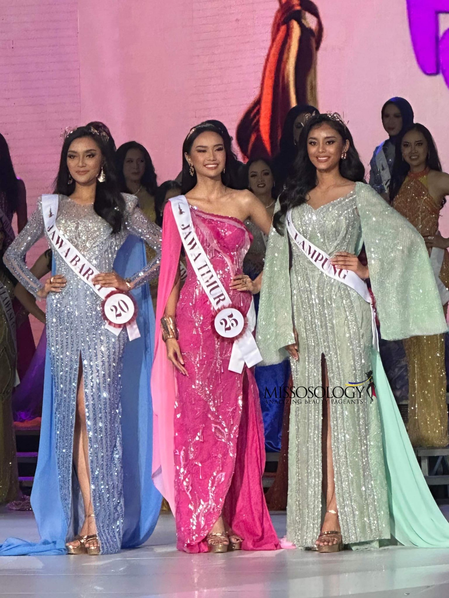 Nhan sắc 3 Hoa hậu Indonesia vừa đăng quang gây tranh cãi-7