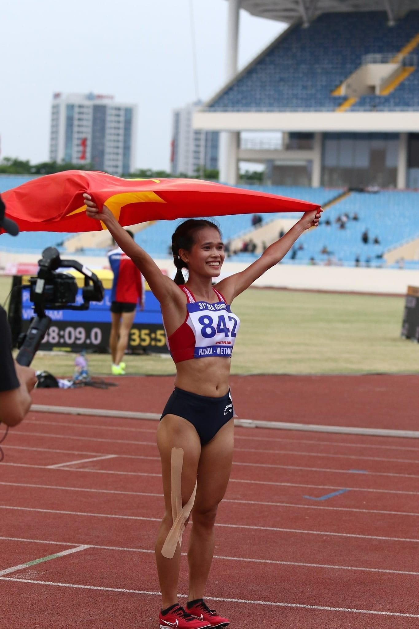 Phạm Thị Hồng Lệ: Tiền thưởng huy chương SEA Games tôi để trả nợ cho bố mẹ-3