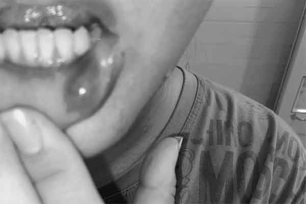 Thầy giáo ở Đắk Lắk thừa nhận hành vi đánh vợ nhập viện-2