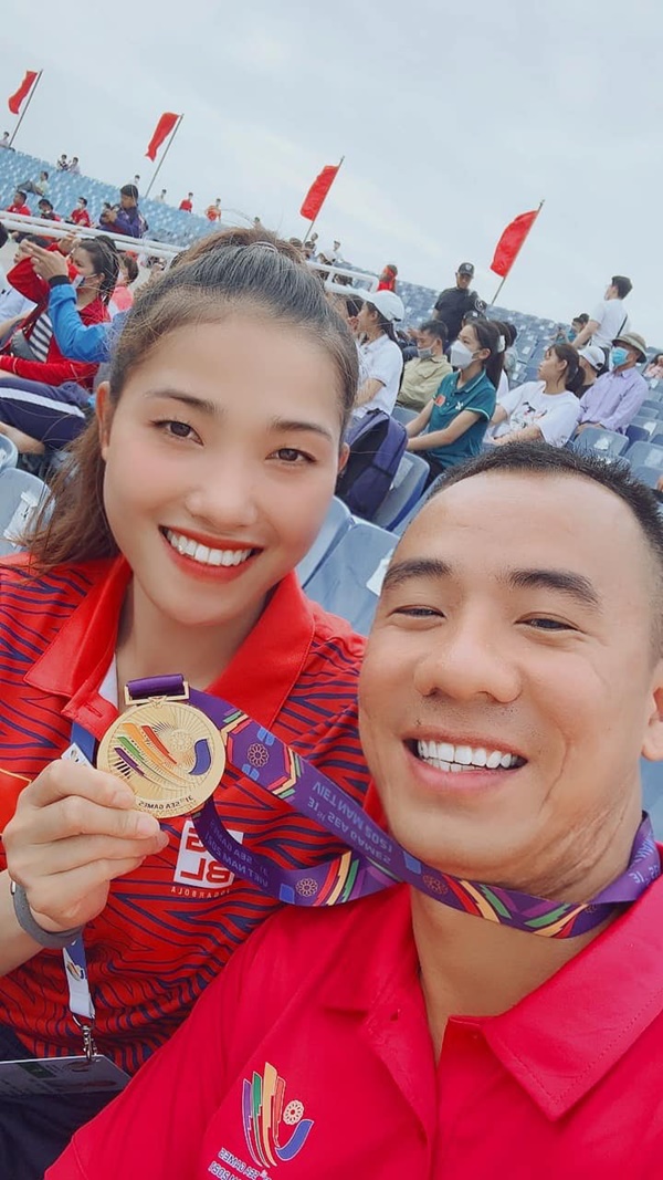 Nữ VĐV điền kinh lập cú đúp, xuất sắc giành HCV SEA Games 32, lên xe hoa với mối tình 8 năm-2