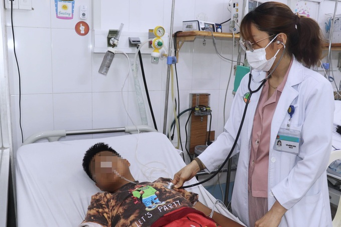 Ăn chả lụa, liên tục ngộ độc botulinum: Cảnh báo thói quen chết người-1