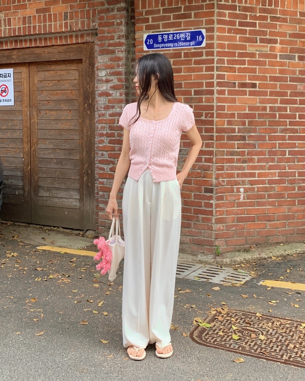 4 mẫu quần âu trẻ trung hơn hẳn quần đen-3