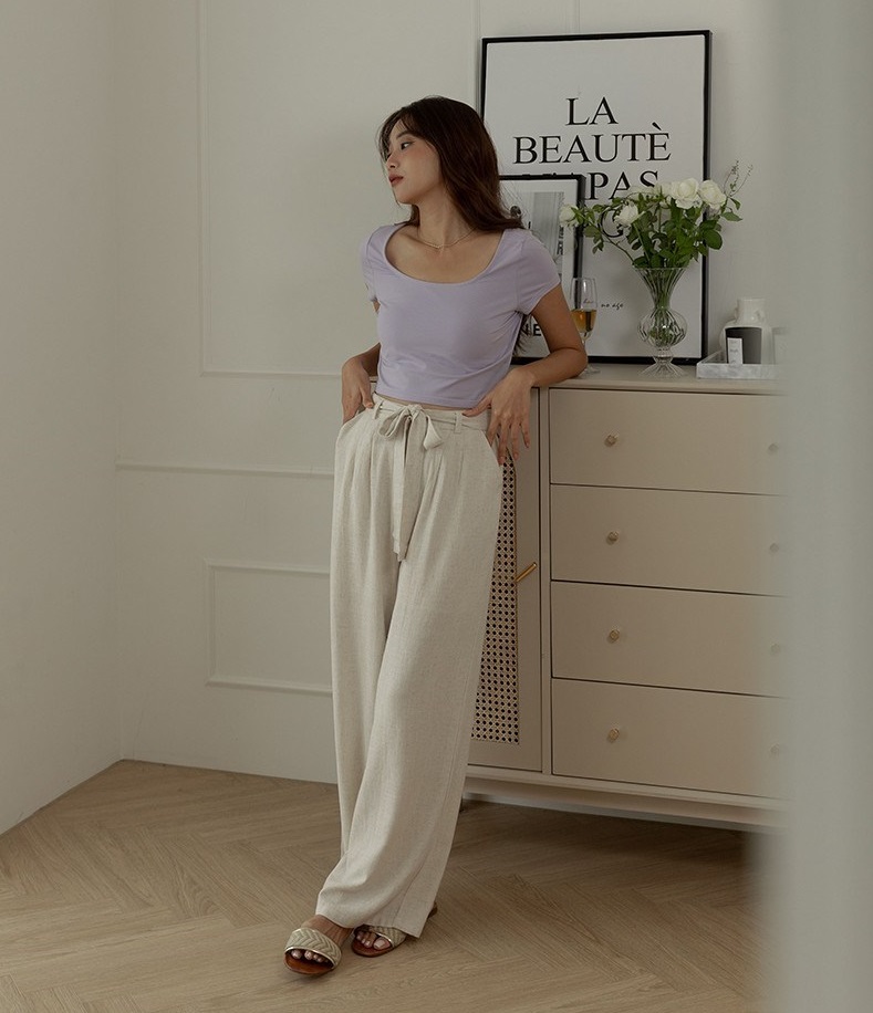 4 mẫu quần âu trẻ trung hơn hẳn quần đen-9