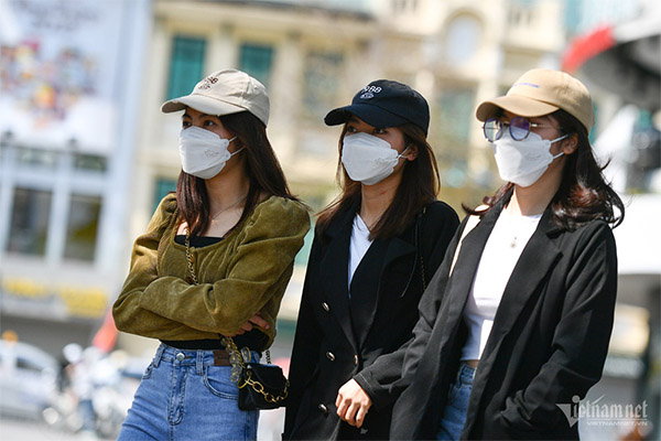 Thời tiết Hà Nội 3 ngày tới: Nắng gay gắt rồi mưa giông, nhiệt độ giảm mạnh-3