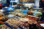 Giá hải sản tăng chóng mặt khiến người mua dè dặt-2