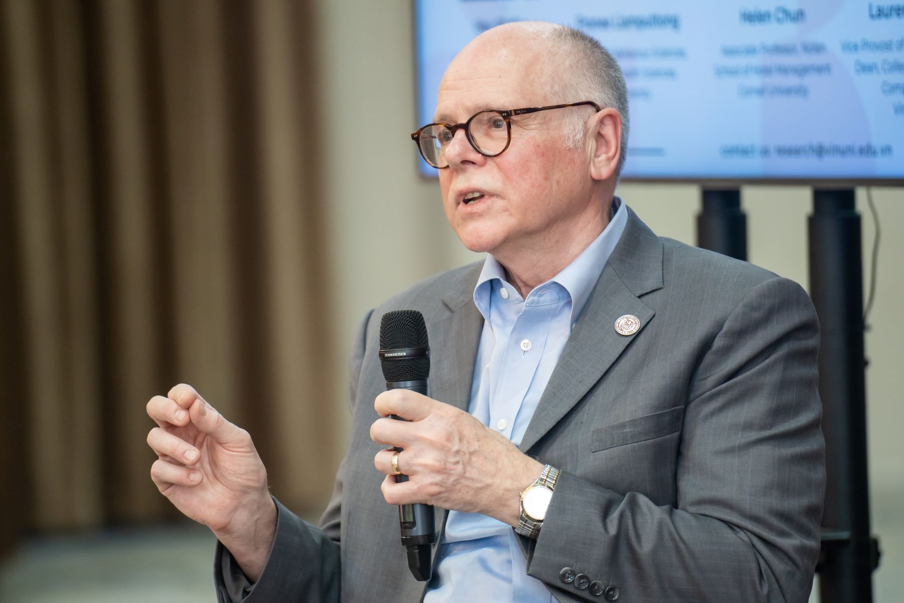 Giáo sư ĐH Cornell thán phục tốc độ phát triển của VinUni-3