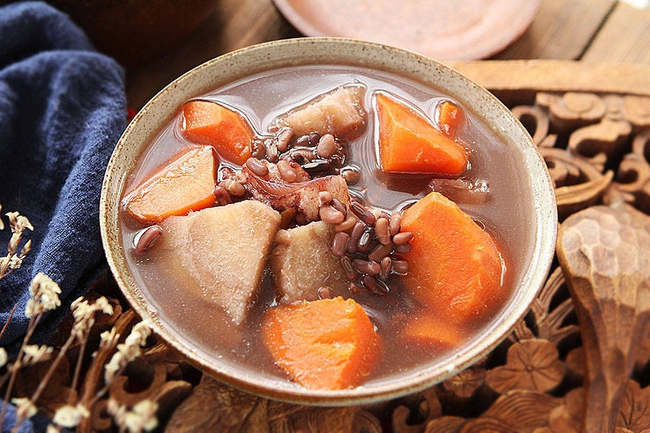 Canh xương nấu củ sắn dây vừa ngon lại giúp cải thiện vòng 1-7