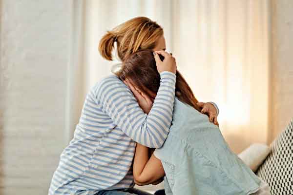 Bố ruột ngoại tình với mẹ nuôi, cùng lúc tôi mất 2 gia đình-1