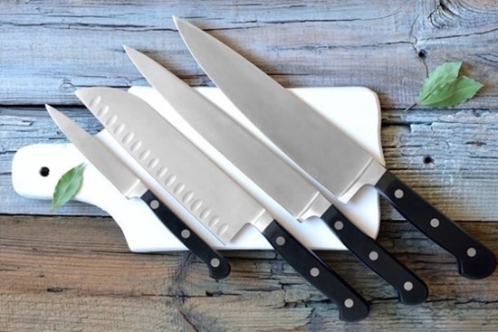 Dao, thớt, đũa... dùng bao lâu nên thay mới một lần?