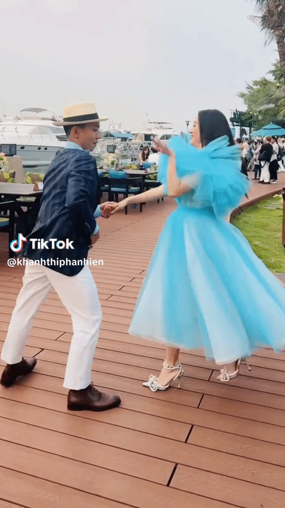 Khánh Thi bầu bí tuổi 41 vẫn sành điệu như gái tuổi trăng rằm, nhảy múa tưng bừng trên cao gót-6