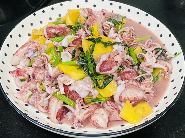 Hôm nay nấu gì: Bữa chiều nhìn đã thấy đong đầy biển cả, vừa ngon lại dễ ăn mà giá chỉ mức trung bình-3