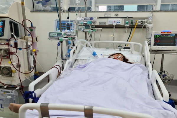 Người phụ nữ nguy kịch nghi nhiễm bệnh từ nghề giết mổ lợn-1