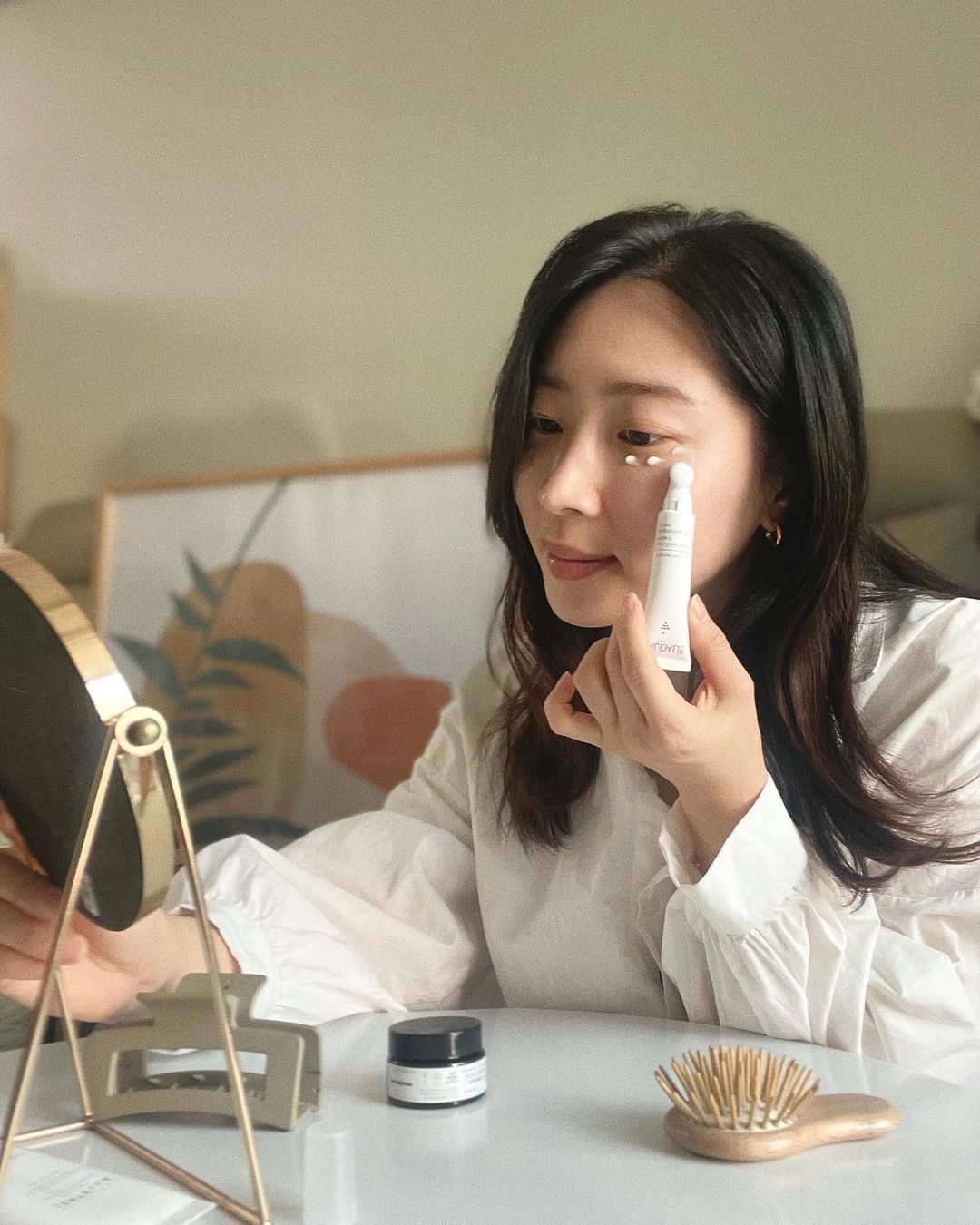 Nhiều người còn trẻ đã có nếp nhăn mắt vì 5 nguyên nhân tai hại sau-2