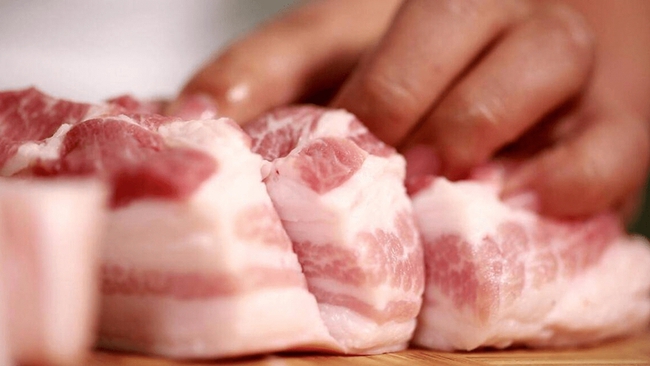 Nên chọn thịt ba chỉ trên hay thịt ba chỉ dưới trong chế biến món ăn?-7