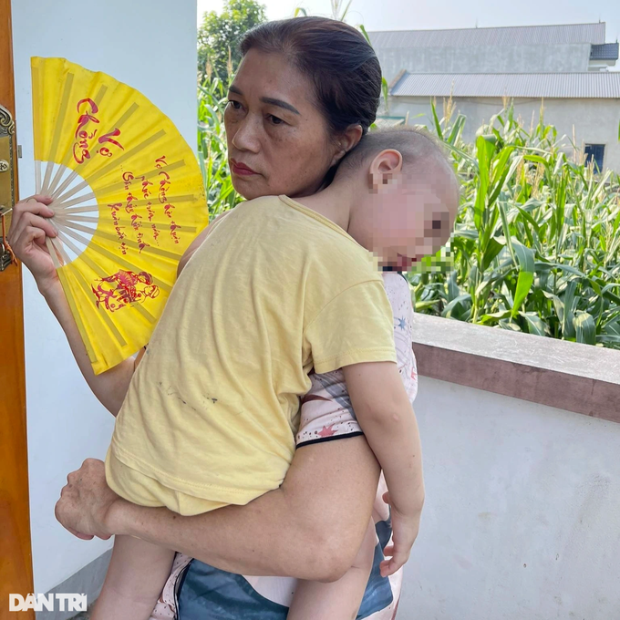 Khốn đốn vì cắt điện: Ngủ trong ô tô, thuê khách sạn qua đêm-4