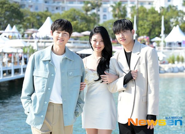 Song Joong Ki lột xác bảnh bao bên BIBI ở LHP Cannes 2023-5