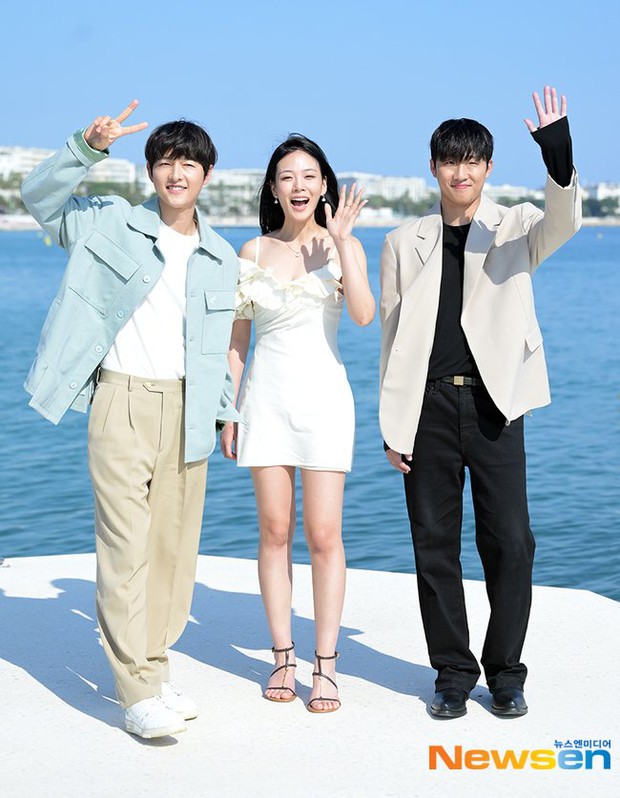 Song Joong Ki lột xác bảnh bao bên BIBI ở LHP Cannes 2023-4