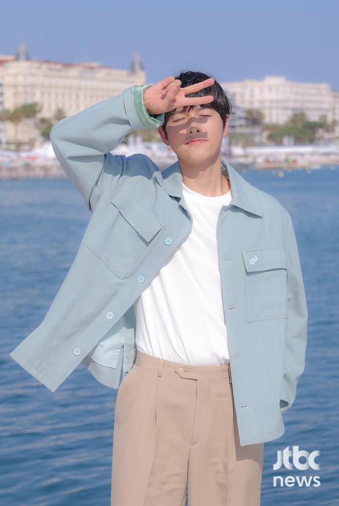 Song Joong Ki lột xác bảnh bao bên BIBI ở LHP Cannes 2023-2