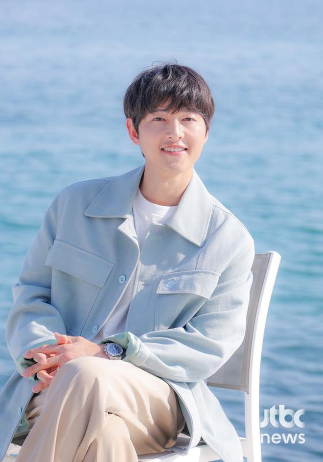 Song Joong Ki lột xác bảnh bao bên BIBI ở LHP Cannes 2023-1
