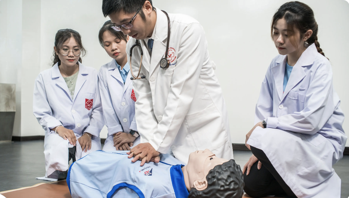 Bị ném đá vì dùng điểm ngữ văn xét tuyển ngành y, nhà trường nói gì?-1