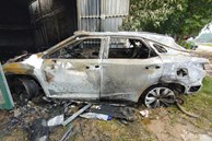 Hiện trường vụ cháy kho xưởng ở Hà Nội, ô tô Lexus RX350 trơ khung