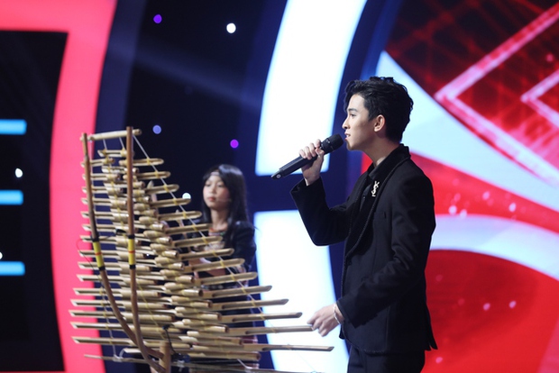 Hari Won thừa nhận trên sóng truyền hình khả năng nói không lưu loát nhưng vẫn làm MC-2