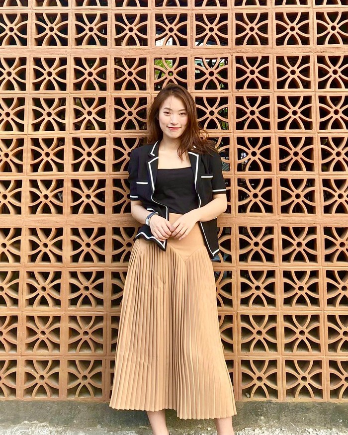 Sao Việt biến hóa trẻ trung và thanh lịch với chân váy xếp ly-4