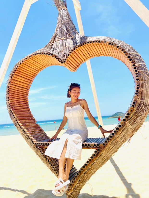 Bên ngoài đường chạy, Nguyễn Thị Oanh diện váy thướt tha, nhan sắc cực ngọt ngào-9