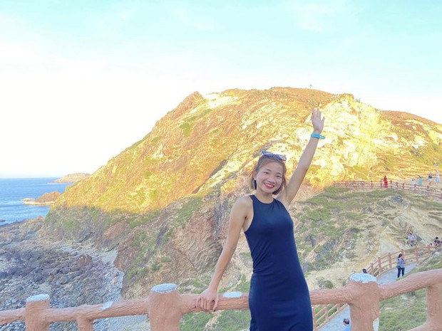 Bên ngoài đường chạy, Nguyễn Thị Oanh diện váy thướt tha, nhan sắc cực ngọt ngào-6