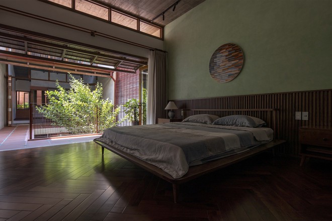 Nhà phố ở Cần Thơ gây thương nhớ chỉ dùng gạch gốm thay cho mái-11