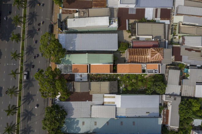 Nhà phố ở Cần Thơ gây thương nhớ chỉ dùng gạch gốm thay cho mái-4