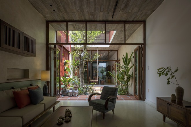 Nhà phố ở Cần Thơ gây thương nhớ chỉ dùng gạch gốm thay cho mái-14