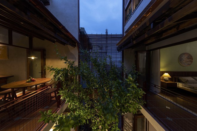 Nhà phố ở Cần Thơ gây thương nhớ chỉ dùng gạch gốm thay cho mái-18