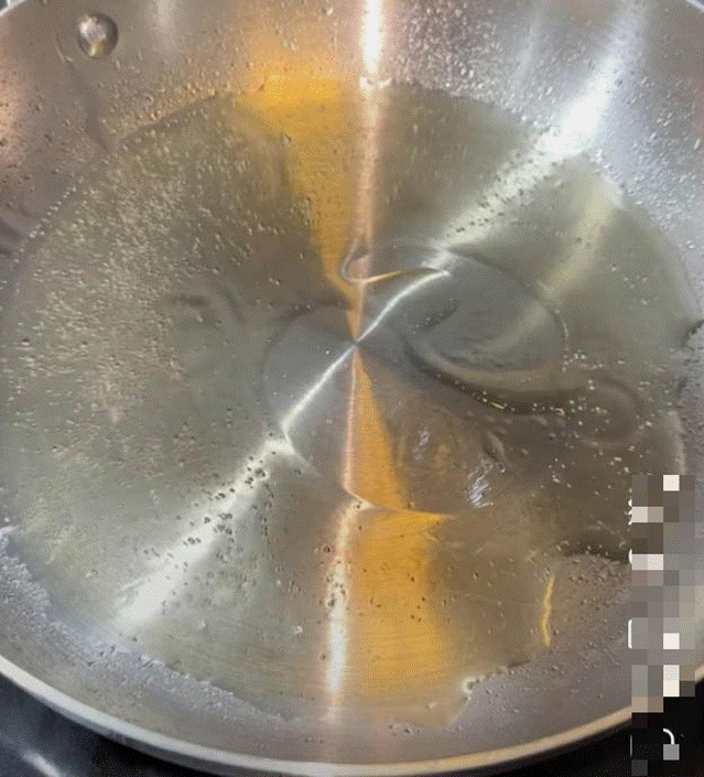 Cách hô biến chảo không chống dính thành chảo chống chính dễ dàng, hiệu quả từ xưa của ông bà ta-3