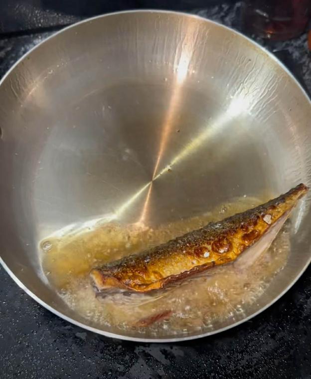 Cách hô biến chảo không chống dính thành chảo chống chính dễ dàng, hiệu quả từ xưa của ông bà ta-9