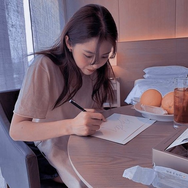 Chia phe” trước quan điểm: Cật lực làm việc không màng nghỉ ngơi, sống vậy có đáng không?-1