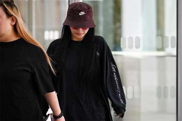 Ái nữ tỷ phú Singapore tiễn chồng cũ đi thụ án tù-2