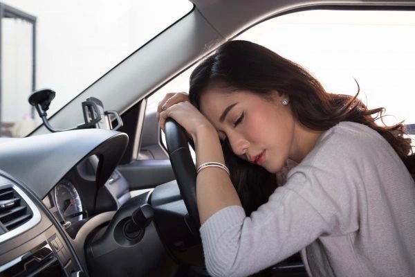 Xác định nguyên nhân khiến 2 người ở Hải Phòng nguy kịch sau khi ngủ trong ô tô-2