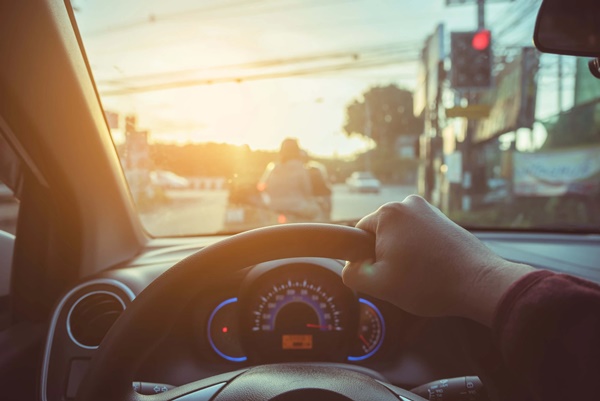 Đi ô tô ngày nắng nóng: Những mối nguy hiểm từ sốc nhiệt, cháy nổ, ngạt khí, ung thư da... nhất định bạn nên biết-1