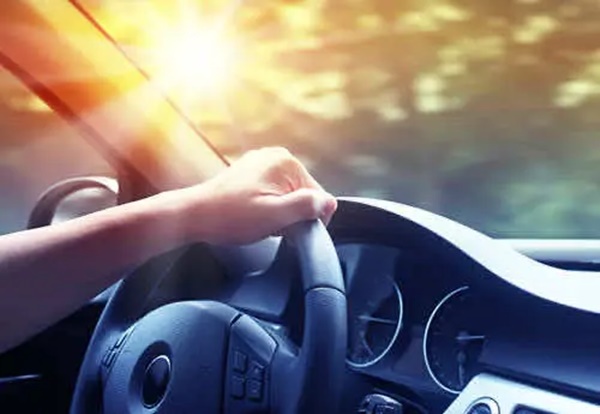 Đi ô tô ngày nắng nóng: Những mối nguy hiểm từ sốc nhiệt, cháy nổ, ngạt khí, ung thư da... nhất định bạn nên biết-3