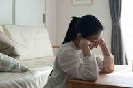 Trước sự thờ ơ của chồng, tôi không dám sinh con thứ hai