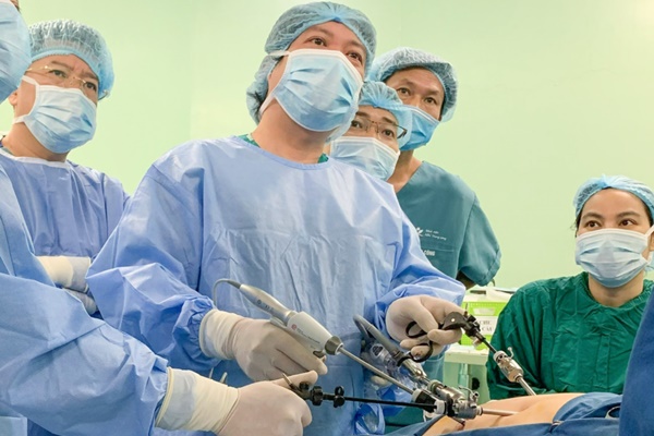 Nam sinh mắc bệnh hiếm lần đầu tiên phát hiện ở bệnh viện nhi lớn nhất Hà Nội-1