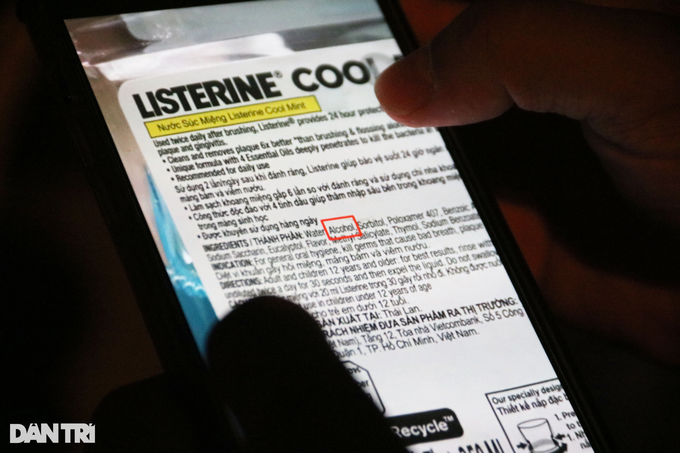 Sợ bị vợ mắng vì hút thuốc, tài xế dùng nước súc miệng và dính nồng độ cồn-5