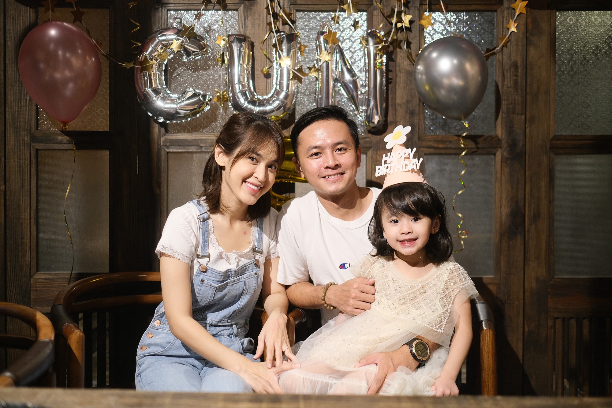 Hôn nhân viên mãn của cặp sao Việt từng 8 lần chia tay trong 2 tháng-3