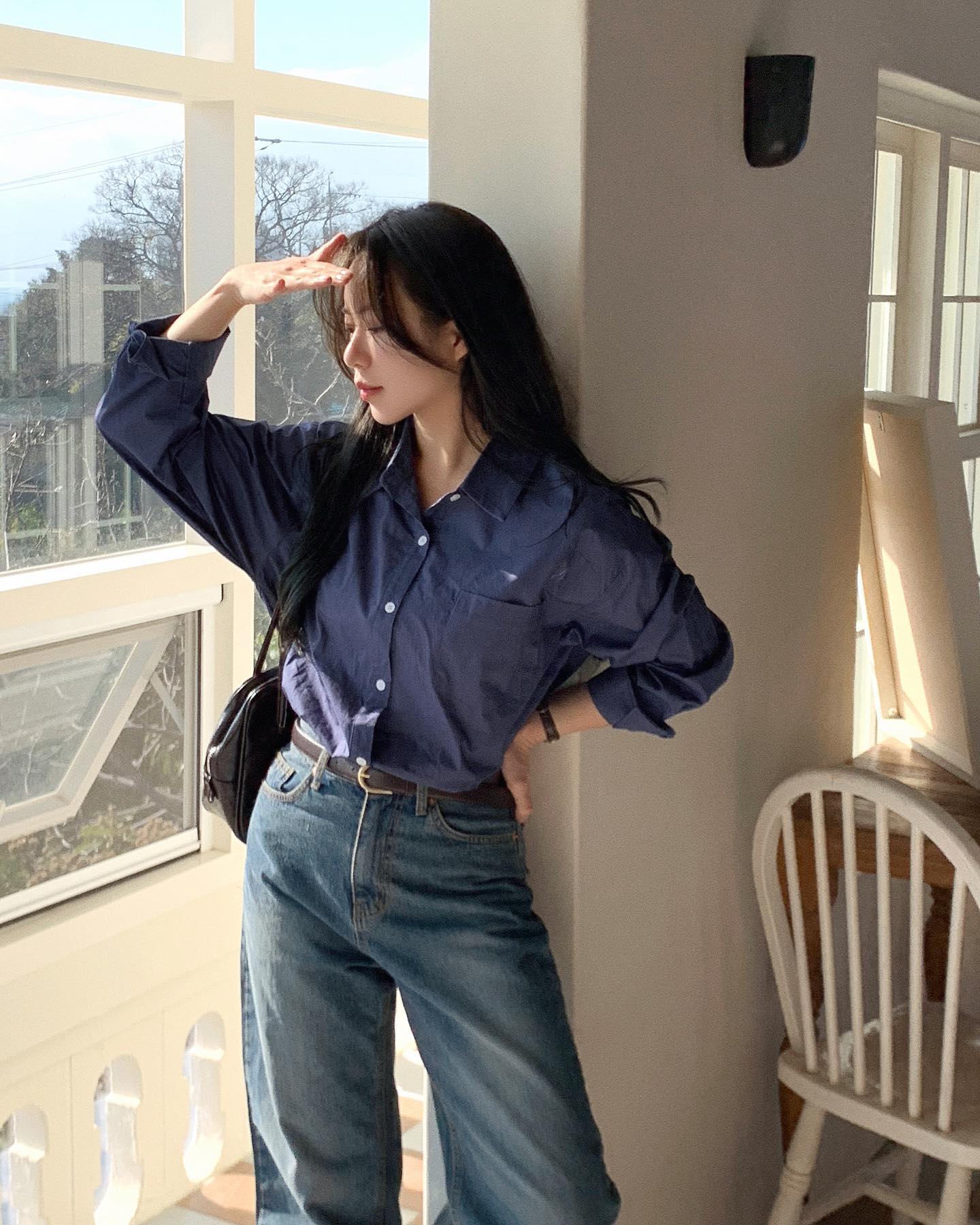 4 kiểu áo sơ mi tối giản cứ mặc là sang-6