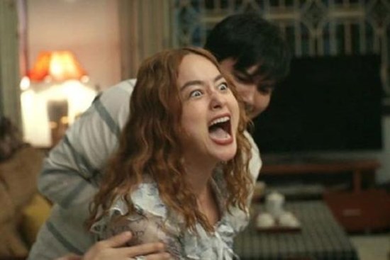 Gia đình mình vui bất thình lình: Ê-kíp phim làm 'lố', khán giả than trời