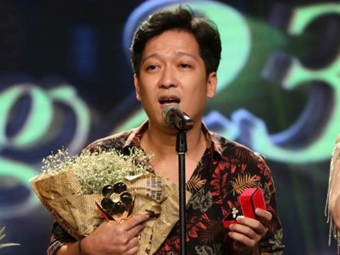 Mỹ nhân Việt được cầu hôn bất ngờ: Hà Hồ khóc nức nở, Nhã Phương ngơ ngác-1