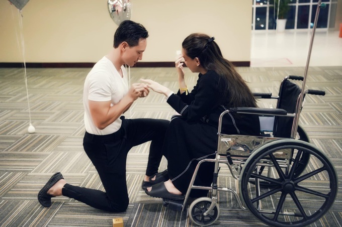 Mỹ nhân Việt được cầu hôn bất ngờ: Hà Hồ khóc nức nở, Nhã Phương ngơ ngác-3